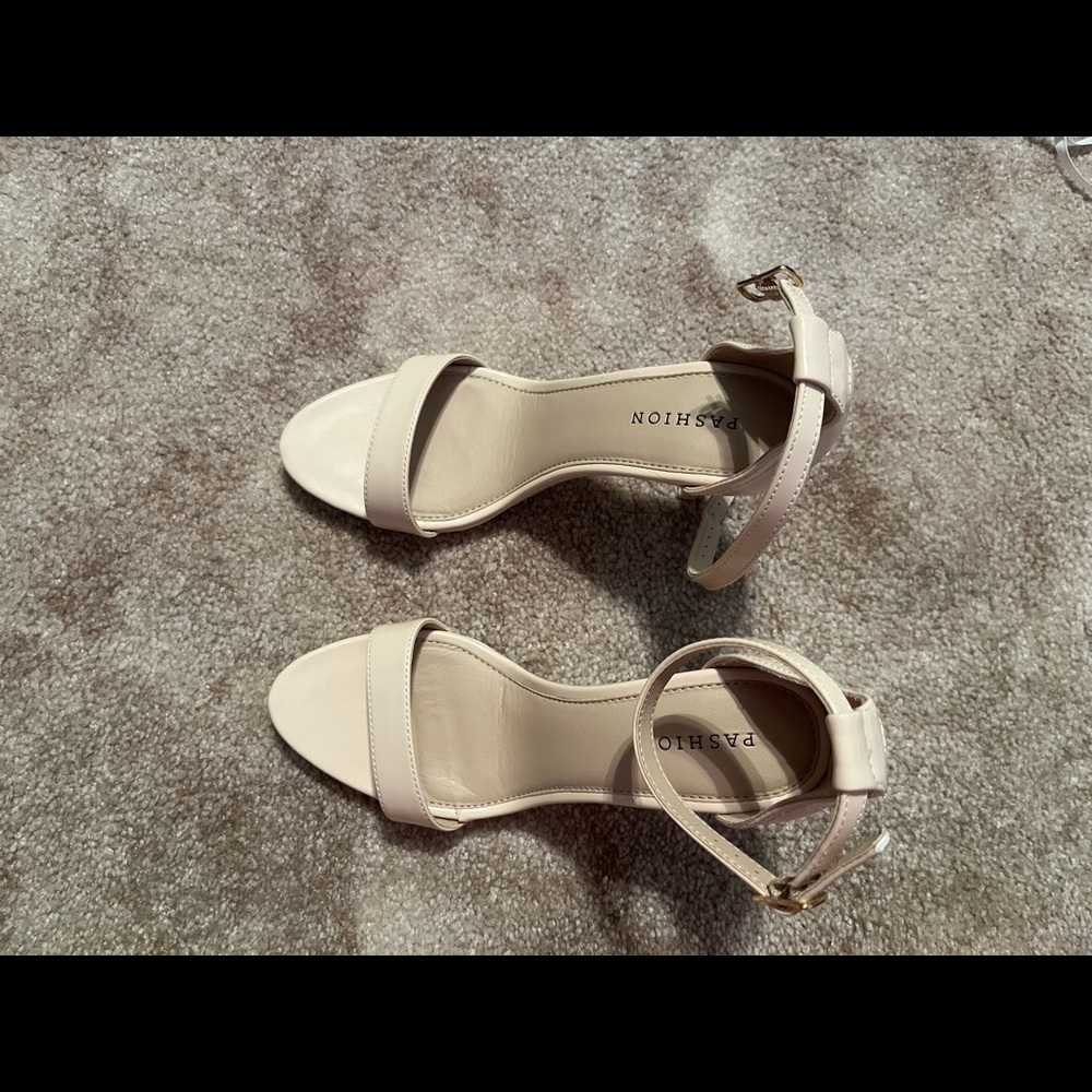 Size 7 pashion convertible high heels.